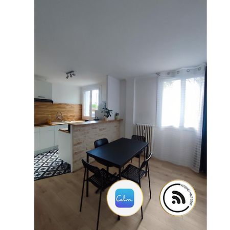 Chambre Dans Appartement Les Grands Noels Saint-Sebastien-sur-Loire Luaran gambar