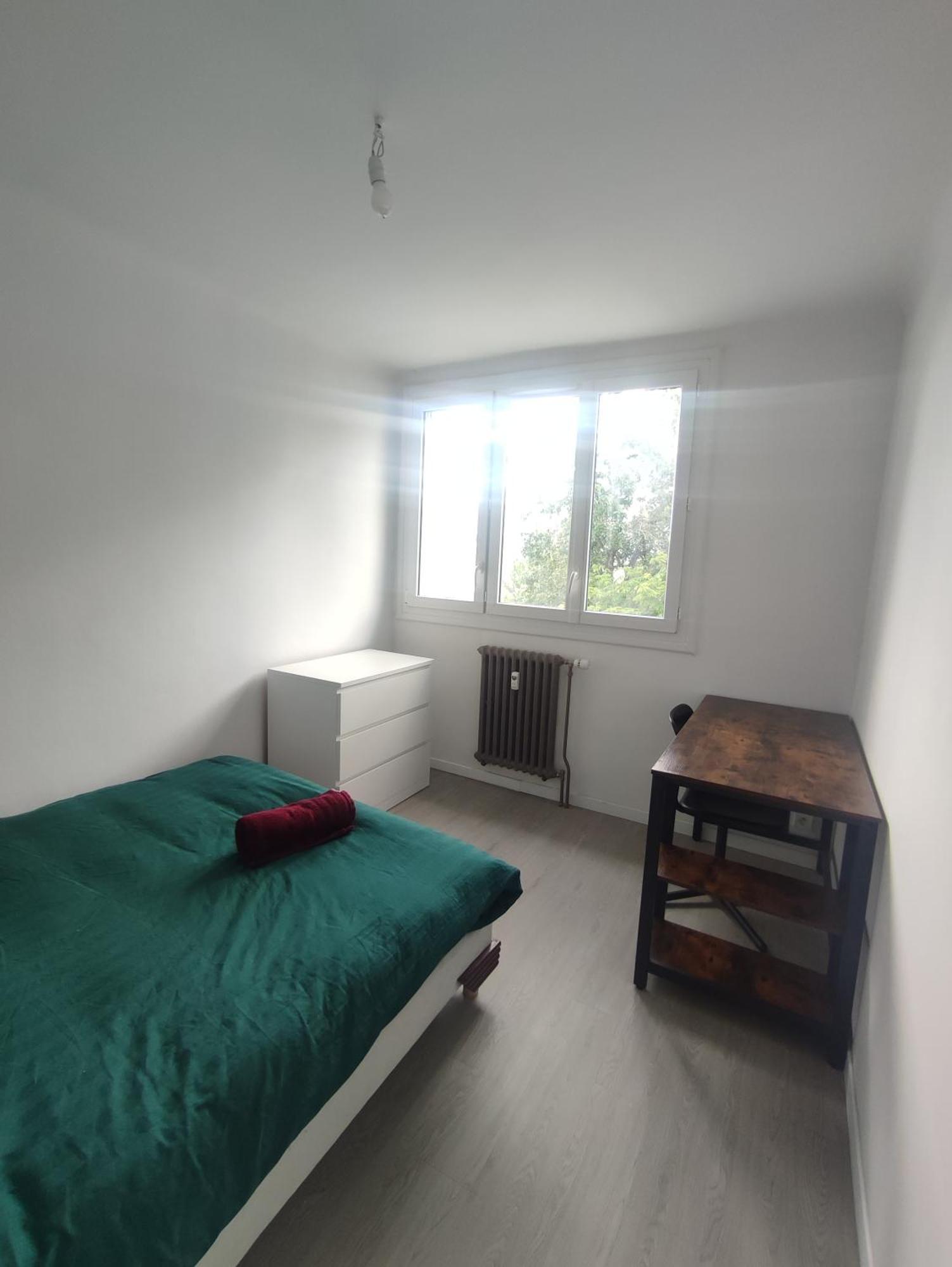 Chambre Dans Appartement Les Grands Noels Saint-Sebastien-sur-Loire Luaran gambar