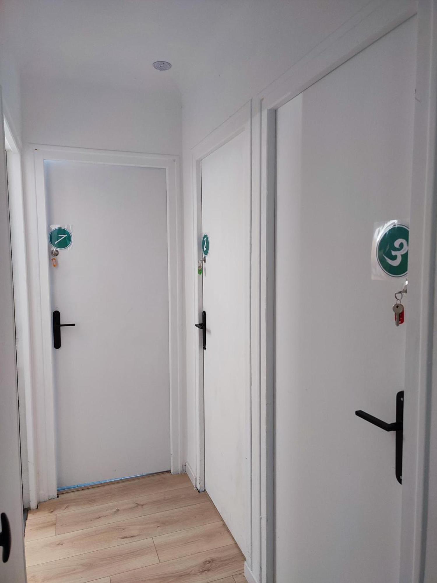 Chambre Dans Appartement Les Grands Noels Saint-Sebastien-sur-Loire Luaran gambar